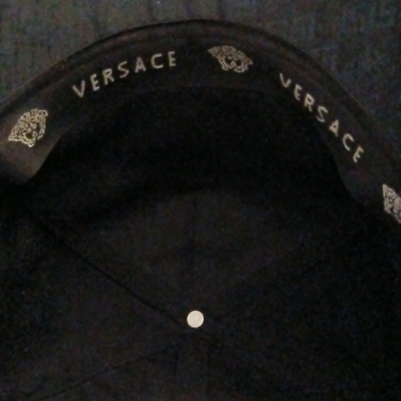 Versace Black Cap with Medusa Logo - Picture 5 of 15